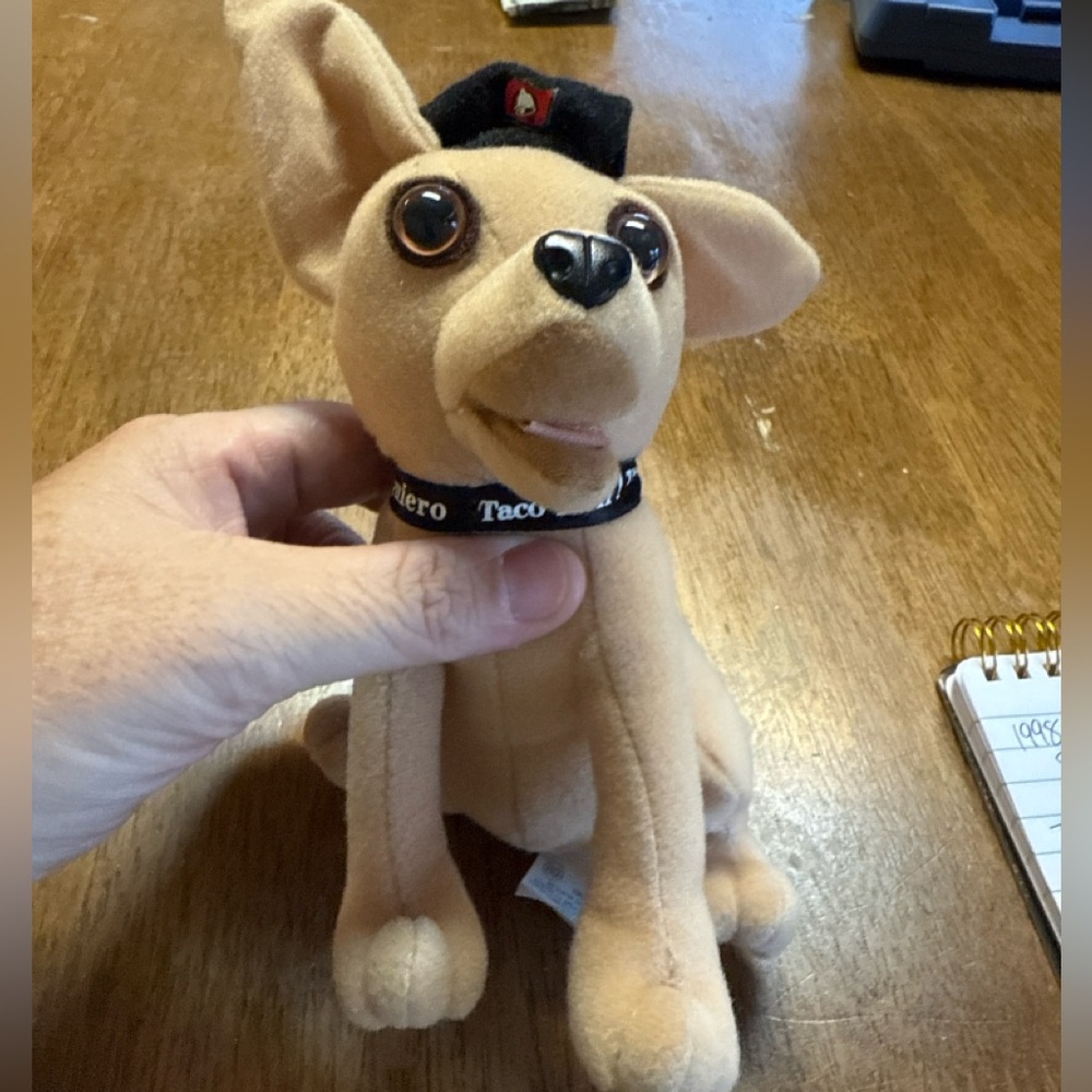 1998 Taco Bell Chihuahua Talking Plush Toy -“Viva Gordita!”